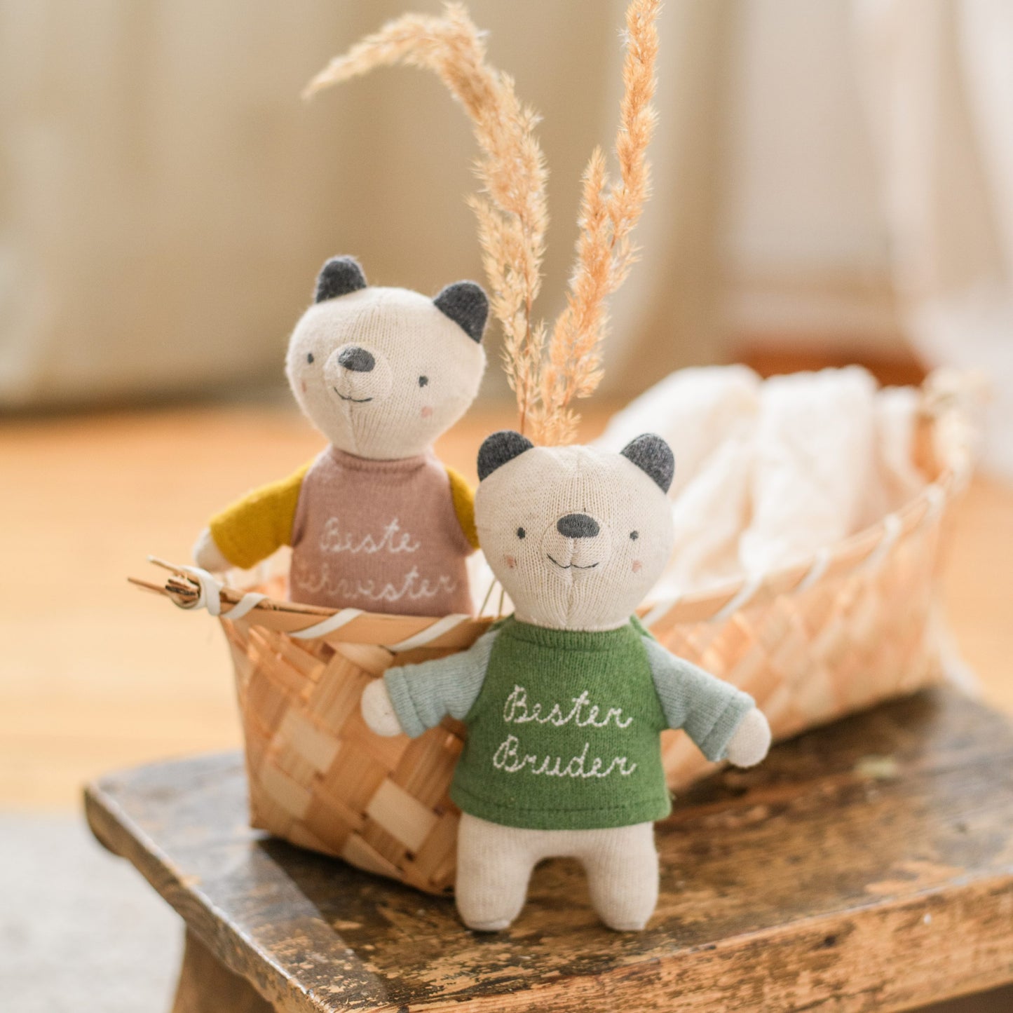 ava&yves Kuscheltier Bär „Beste Schwester“ mit Shirt in rosa/gelb, Geschenk für Mädchen