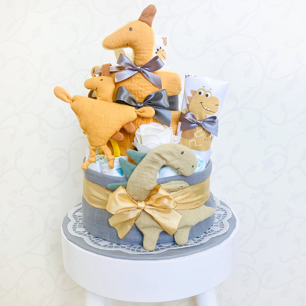 moments Windeltorte Dino grau gelb zur Geburt