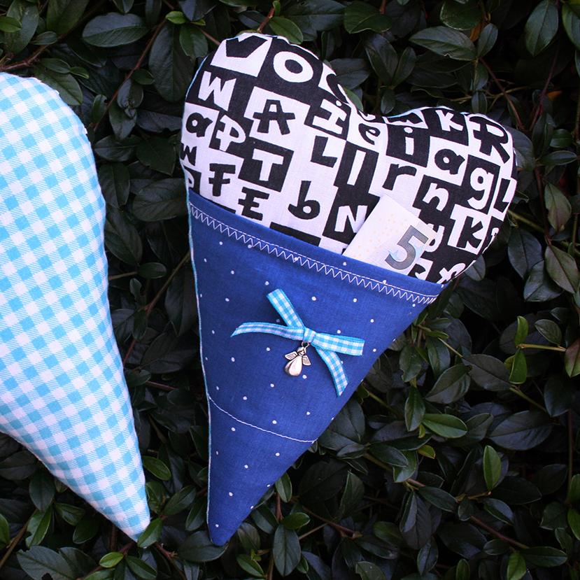 Geldgeschenk Herz blau zur Einschulung mit Schutzengel