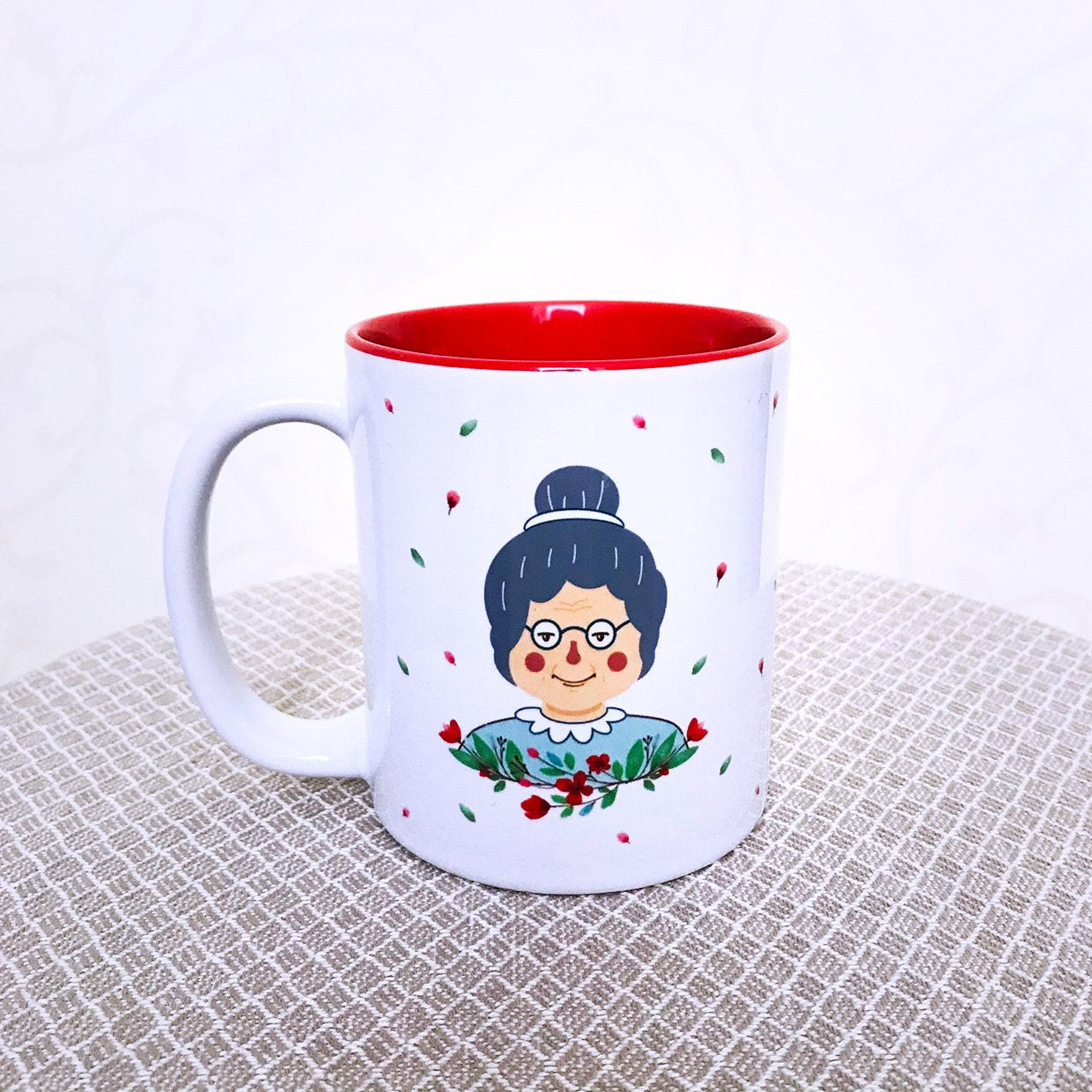 Lieblingsoma Tasse - innen rot