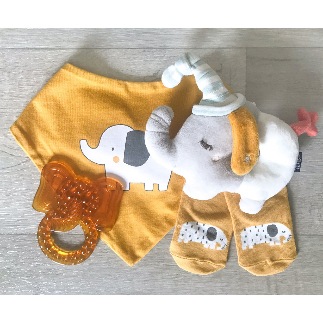 moments Windeltorte Elefant senfgelb grau zur Geburt