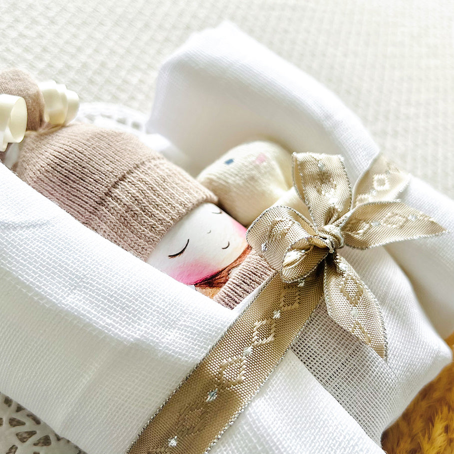 Windelbaby mocca zur Geburt – personalisierbares Geschenk
