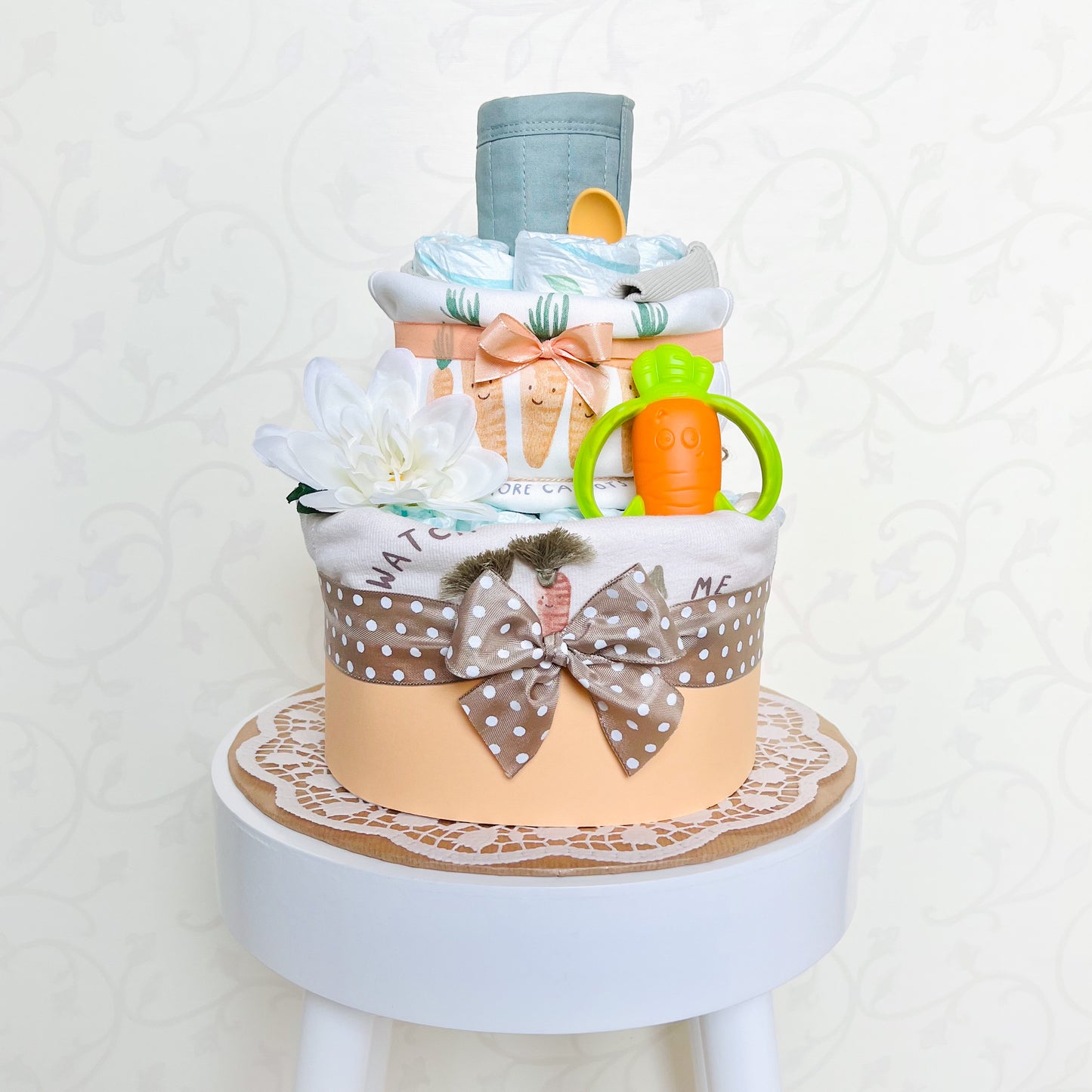 moments Windeltorte Karotte orange – Originelles Geschenk zur Geburt, Taufe & Babyparty