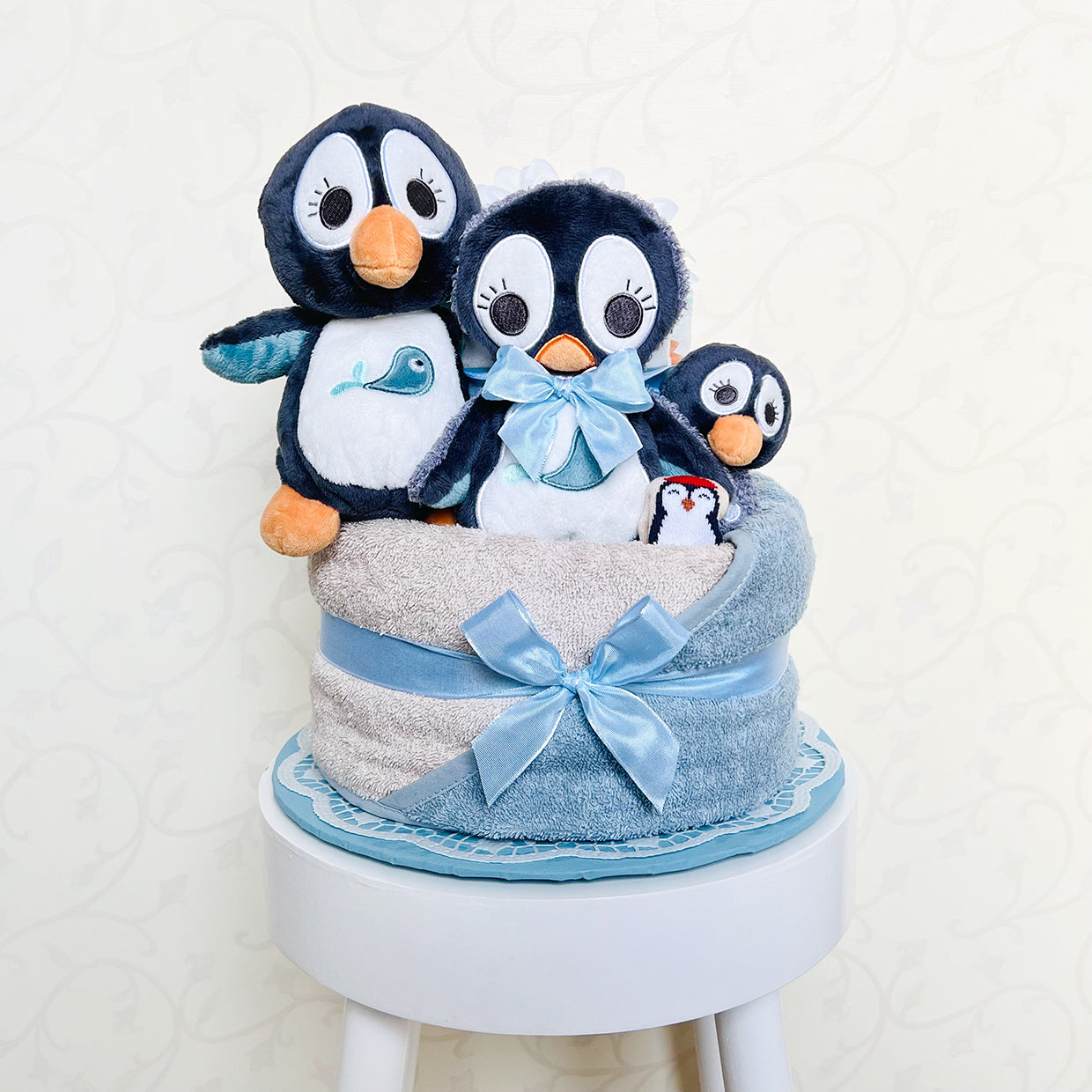 moments Windeltorte Pinguin blau beige – Originelles Geschenk zur Geburt, Taufe & Babyparty